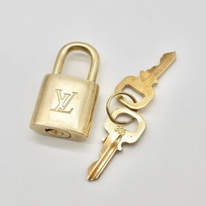 🍓LV Lock and Key #305